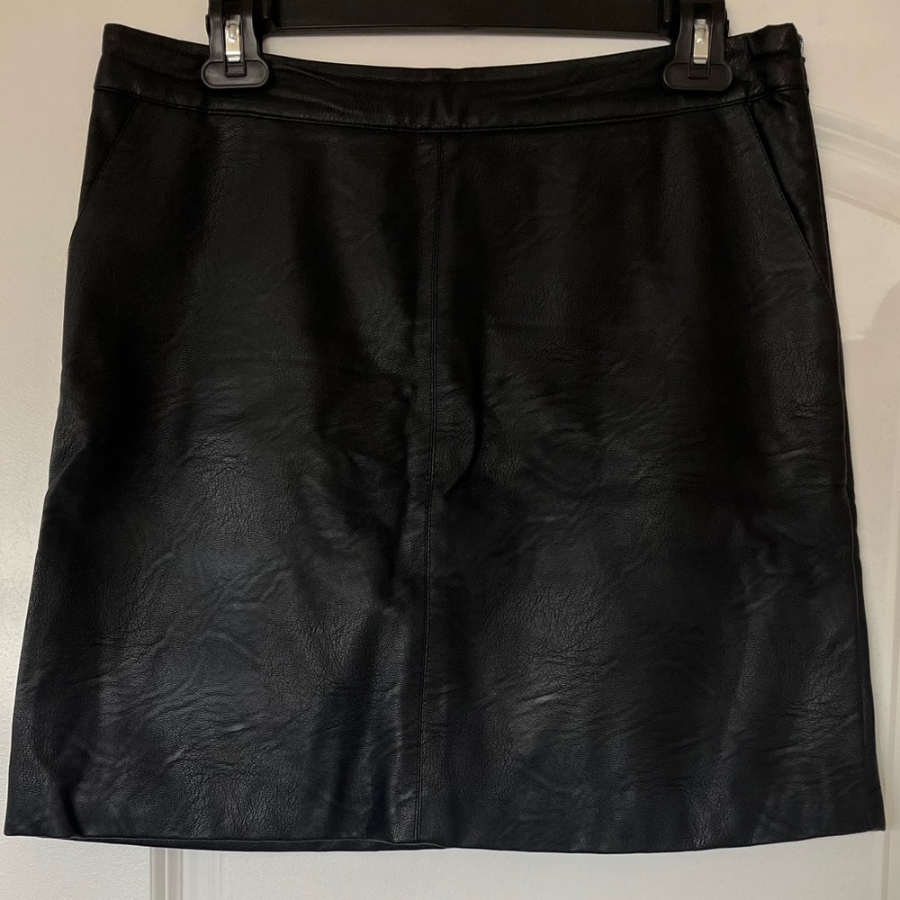 Faux leather black skirt